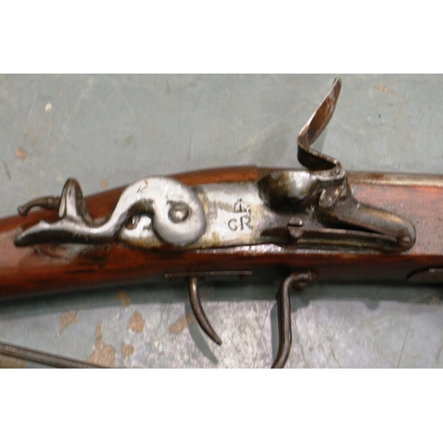 2335 - Replica flintlock rifle. P&P Group 3 (£25+VAT for the first lot and £5+VAT for subsequent lots)