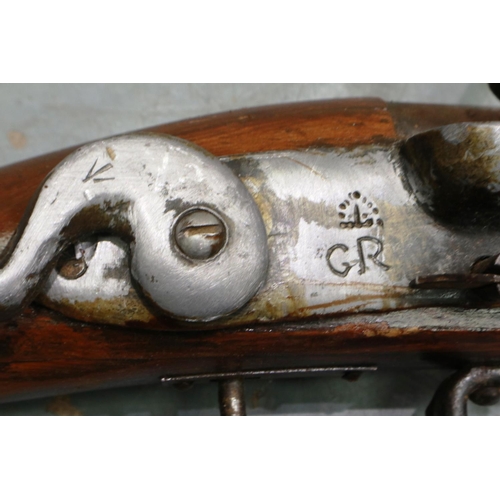 2335 - Replica flintlock rifle. P&P Group 3 (£25+VAT for the first lot and £5+VAT for subsequent lots)