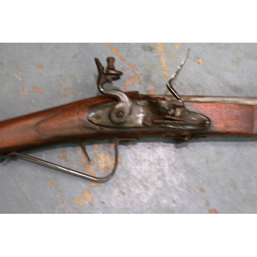 2336 - Replica flintlock rifle. P&P Group 3 (£25+VAT for the first lot and £5+VAT for subsequent lots)