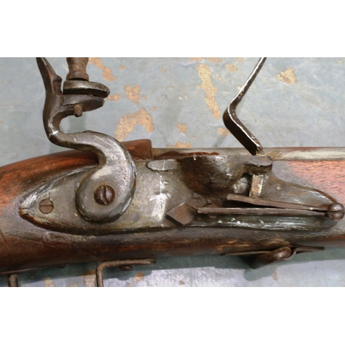 2336 - Replica flintlock rifle. P&P Group 3 (£25+VAT for the first lot and £5+VAT for subsequent lots)