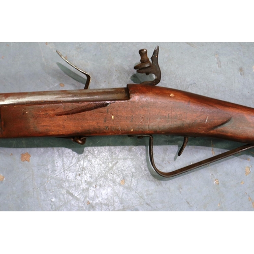 2336 - Replica flintlock rifle. P&P Group 3 (£25+VAT for the first lot and £5+VAT for subsequent lots)