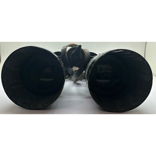 2185A - Barr & Stroud WWII Admiralty issue CF41 7x binoculars, marked with yellow broad arrows, with rotatin... 