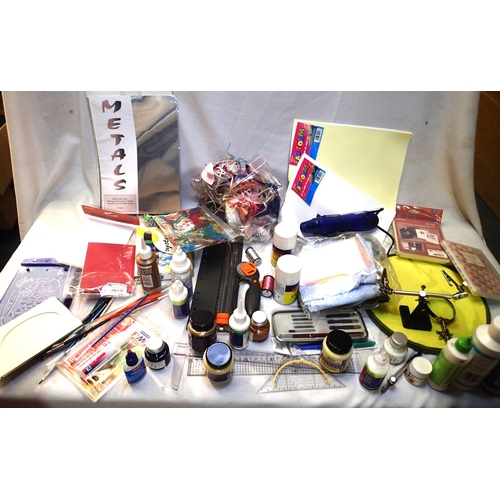 2062 - Quantity of craft tools and materials icluding glues, paints, brushes, fabric, calligraphy, threads ... 