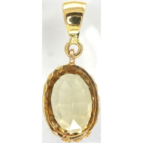 13 - 18ct gold citrine set pendant, H: 40 mm, 1.3g. P&P Group 1 (£14+VAT for the first lot and £1+VAT for... 