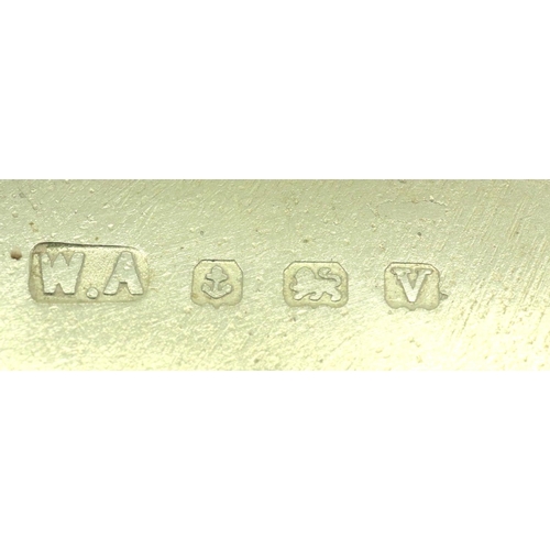 141 - Hallmarked silver compact, Birmingham assay, 97g. P&P Group 1 (£14+VAT for the first lot and £1+VAT ... 