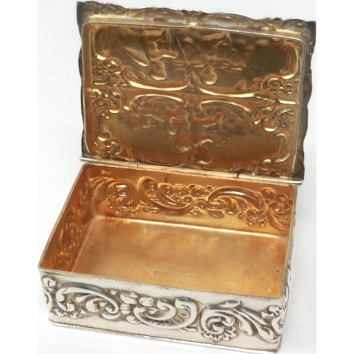 149 - Hallmarked silver snuff box, 28g. P&P Group 1 (£14+VAT for the first lot and £1+VAT for subsequent l... 