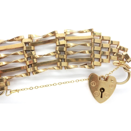 22 - 9ct gold gate bracelet with padlock clasp, L: 18 cm, 12.2g. P&P Group 1 (£14+VAT for the first lot a... 