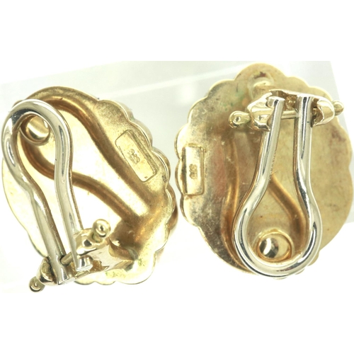 28 - 9ct gold clip on earrings, 3.4g. P&P Group 1 (£14+VAT for the first lot and £1+VAT for subsequent lo... 