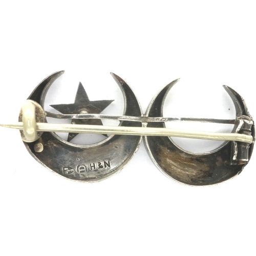 72 - Silver brooch, Chester hallmark, 4.4g. P&P Group 1 (£14+VAT for the first lot and £1+VAT for subsequ... 