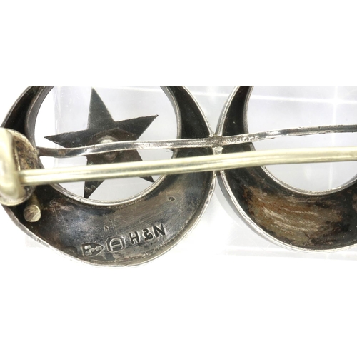 72 - Silver brooch, Chester hallmark, 4.4g. P&P Group 1 (£14+VAT for the first lot and £1+VAT for subsequ... 