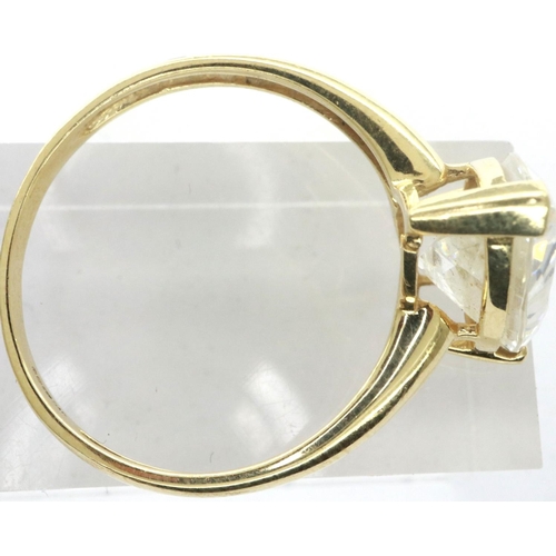 77 - 14ct gold ring set with large teardrop cubic zirconia, size W, 5.1g. P&P Group 1 (£14+VAT for the fi... 