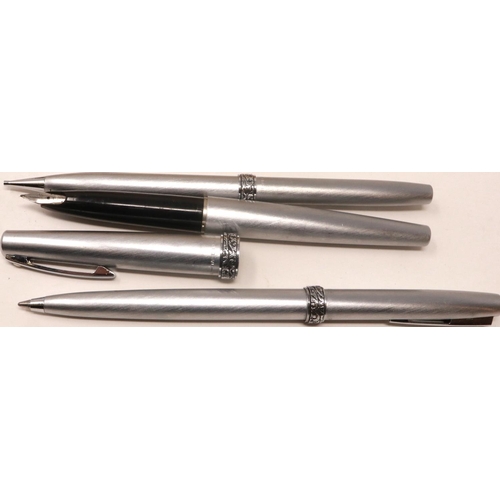 161 - Two Sheaffer pens including a fountain pen and a propelling pencil (3). P&P Group 1 (£14+VAT for the... 