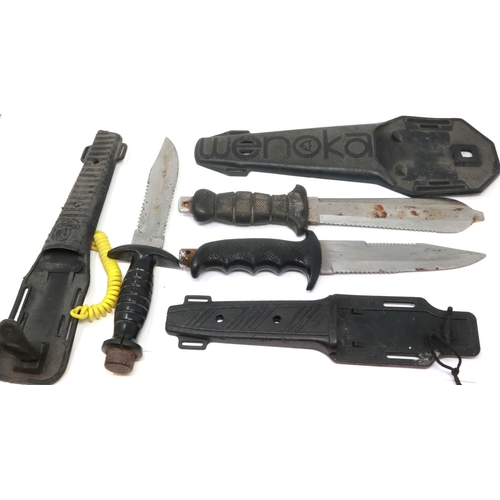 184 - Three divers knives, each with sheathes. P&P Group 2 (£18+VAT for the first lot and £3+VAT for subse... 