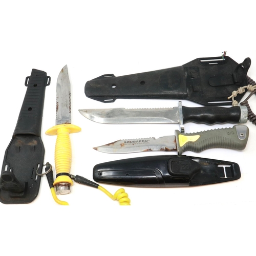 185 - Three divers knives, each with sheathes. P&P Group 2 (£18+VAT for the first lot and £3+VAT for subse... 