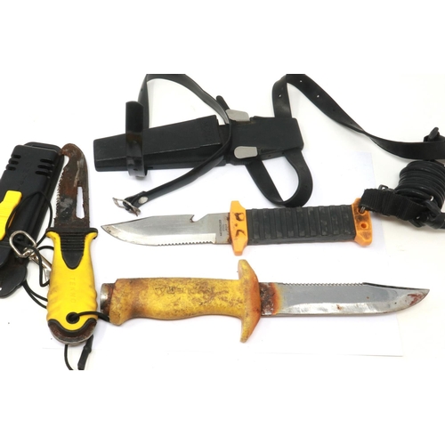 186 - Three divers knives. P&P Group 2 (£18+VAT for the first lot and £3+VAT for subsequent lots)