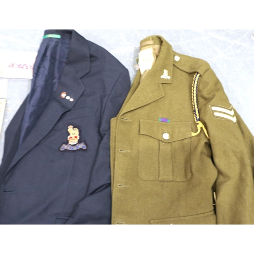 194 - Effects and uniform of recently deceased John Munahon of 1st Battalion Royal Green Jackets, comprisi... 