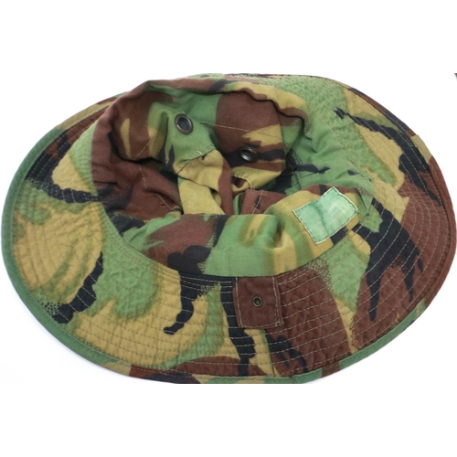 195 - Two American Vietnam war period boonie hats and a Special Forces badged beret (3). P&P Group 2 (£18+... 