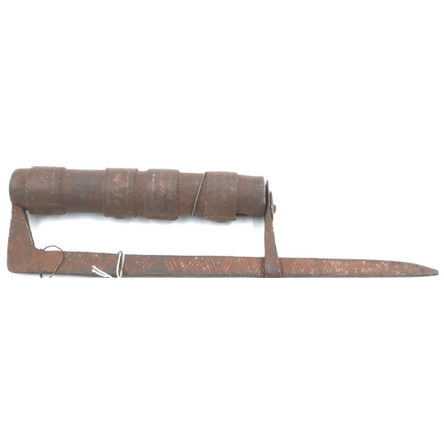 289 - Early Oriental iron cylinder lock, likely for a tomb entrance, overall L: 29 cm. P&P Group 2 (£18+VA... 