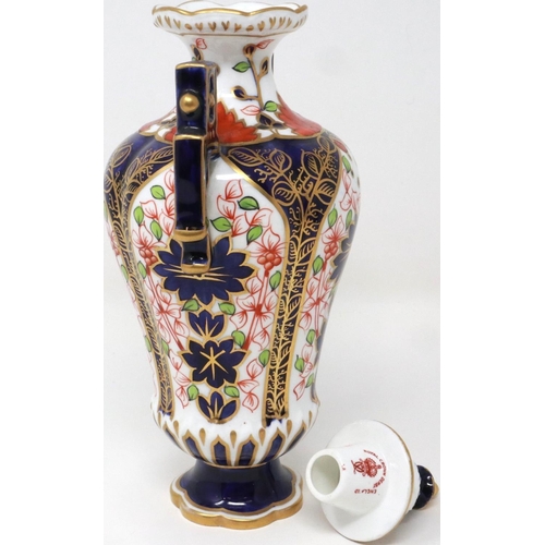 203 - 19th century Royal Crown Derby twin handled urn in the Imari pattern, H: 22 cm, small chip to base, ... 