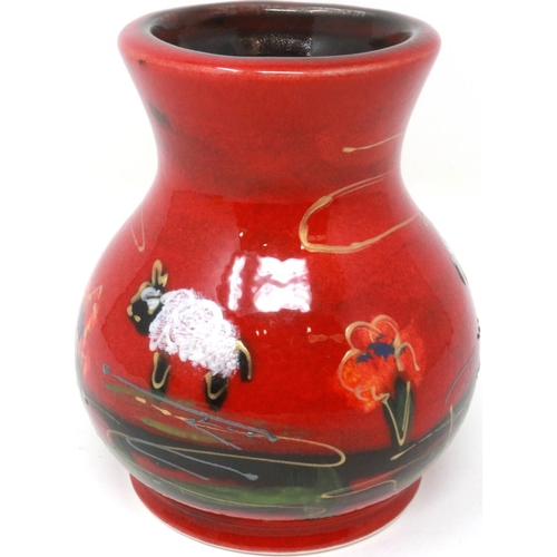 232 - Anita Harris sheep vase, signed in gold, H: 10 cm. P&P Group 1 (£14+VAT for the first lot and £1+VAT... 