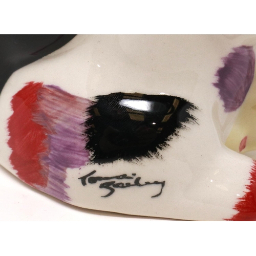 252 - Lorna Bailey cat, Mouse Trap, H: 13 cm. P&P Group 1 (£14+VAT for the first lot and £1+VAT for subseq... 