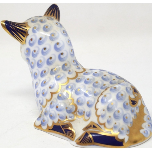 265 - Royal Crown Derby paperweight, recumbent lamb, with gold stopper, L: 10 cm. P&P Group 1 (£14+VAT for... 