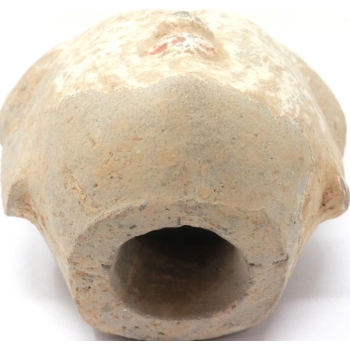 287 - A Han Dynasty figurehead, formed of clay and hollow, H: 10 cm. P&P Group 1 (£14+VAT for the first lo... 