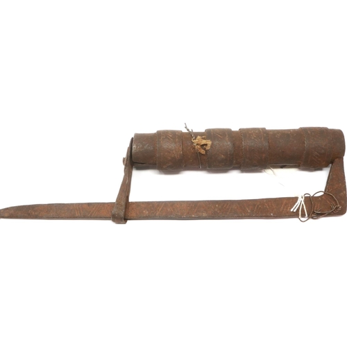 289 - Early Oriental iron cylinder lock, likely for a tomb entrance, overall L: 29 cm. P&P Group 2 (£18+VA... 