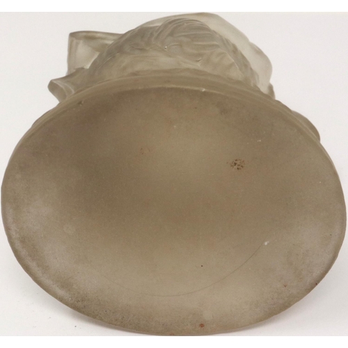 319 - Continental frosted glass cockerel inkwell, lacking cover, H: 80 mm. P&P Group 1 (£14+VAT for the fi... 