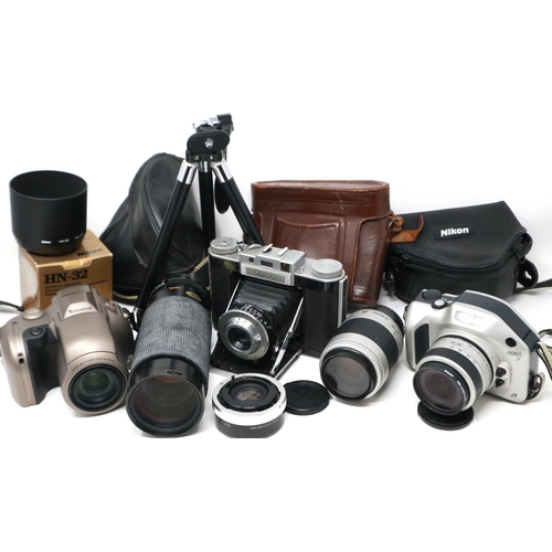 427 - Nikon Pronea camera with lenses, further mixed cameras and accessories. P&P Group 2 (£18+VAT for the... 