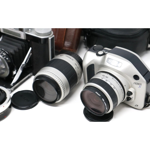 427 - Nikon Pronea camera with lenses, further mixed cameras and accessories. P&P Group 2 (£18+VAT for the... 