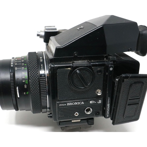 430 - Zenza Bronica camera and lens, for parts or repair. P&P Group 1 (£14+VAT for the first lot and £1+VA... 