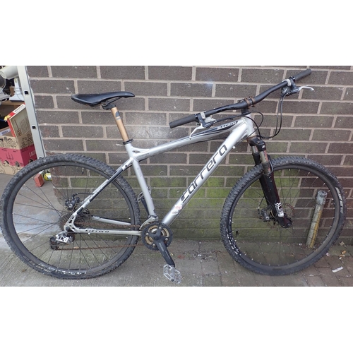 1009 - Carrera Sulcata mountain bike with 20 inch frame and 24 speed. Not available for in-house P&P