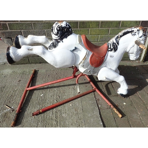 1017 - Childs rocking horse, metal on metal frame requires renovation. Not available for in-house P&P