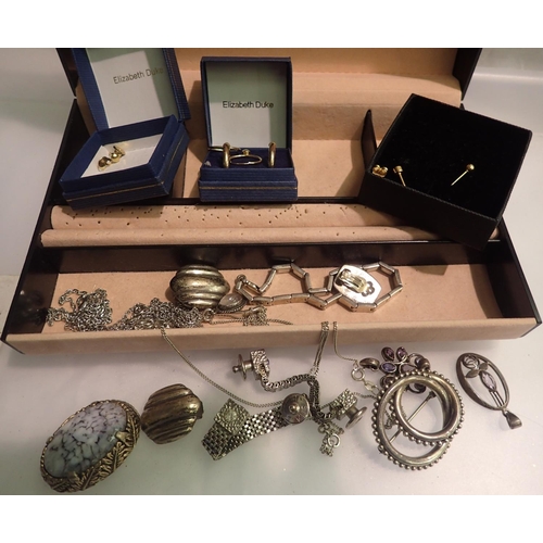 1076 - Jewellery box with contents, to include 925 silver pendant necklaces. P&P Group 1 (£14+VAT for the f... 