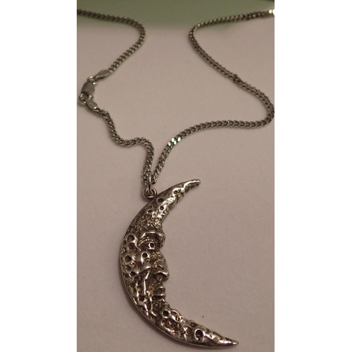 1100 - 925 silver crescent moon pendant necklace, chain L: 50 cm, boxed. P&P Group 1 (£14+VAT for the first... 