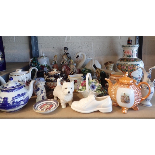 1194 - A large quantity of decorative 19th and 20th century ceramics. Not available for in-house P&P