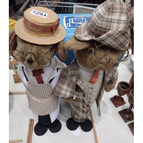 1294 - Two weighted mouse doorstops. One in the form of Sherlock Holmes. P&P Group 2 (£18+VAT for the first... 