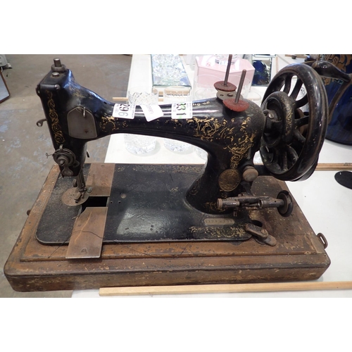 1296 - Antique Singer sewing machine, for spares or repair. Not available for in-house P&P