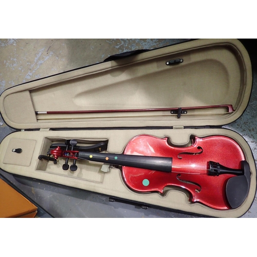 1414 - Antoni violin with bow and case. P&P Group 3 (£25+VAT for the first lot and £5+VAT for subsequent lo... 