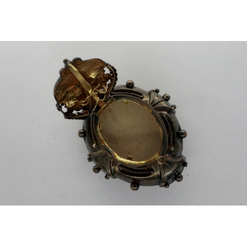 29 - White metal mourning brooch pendant set with single green tourmaline, H: 40 mm. P&P Group 1 (£14+VAT... 