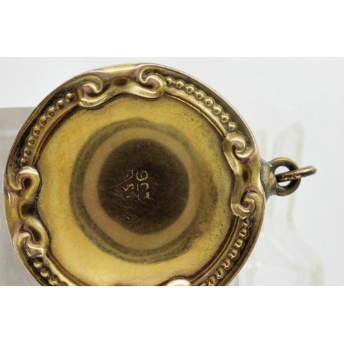 56 - 9ct gold pendant locket, H: 25 mm, 4.2g. P&P Group 1 (£14+VAT for the first lot and £1+VAT for subse... 