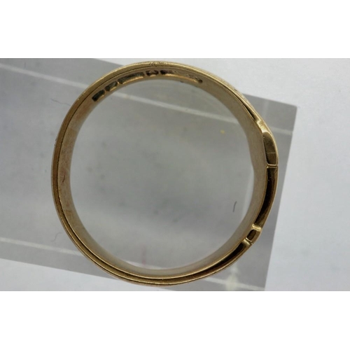 67 - 9ct gold belt buckle ring, size M, 2.8g. P&P Group 1 (£14+VAT for the first lot and £1+VAT for subse... 