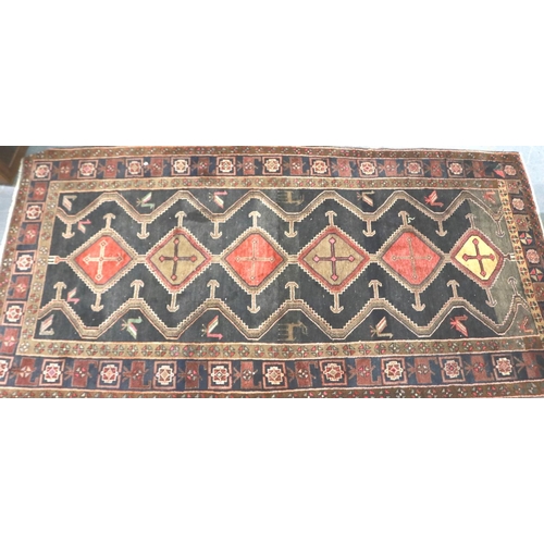 2097 - Esposa edition Persian classic rug in geometric design, 302 x 147 cm. Not available for in-house P&P