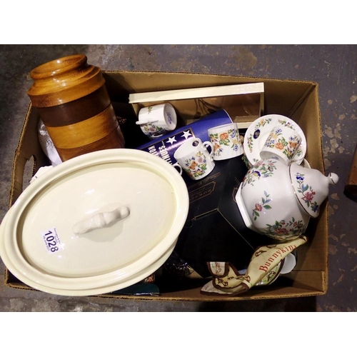 1028 - Mixed items, mainly ceramics and glass including Aynsley etc. Not available for in-house P&P