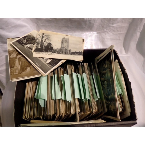 1068 - Collection of mixed postcards and stamps. P&P Group 3 (£25+VAT for the first lot and £5+VAT for subs... 