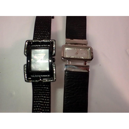 1090 - Two ladies fashion wristwatches to include DKNY, working at lotting. P&P Group 1 (£14+VAT for the fi... 