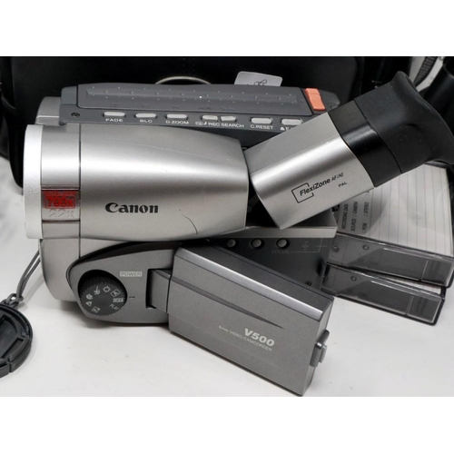 440 - Canon V520/V500 V50 Hi video camera in working order. P&P Group 1 (£14+VAT for the first lot and £1+... 