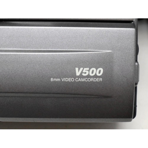 440 - Canon V520/V500 V50 Hi video camera in working order. P&P Group 1 (£14+VAT for the first lot and £1+... 