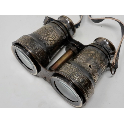 443 - Brass binoculars in leather case. P&P Group 1 (£14+VAT for the first lot and £1+VAT for subsequent l... 